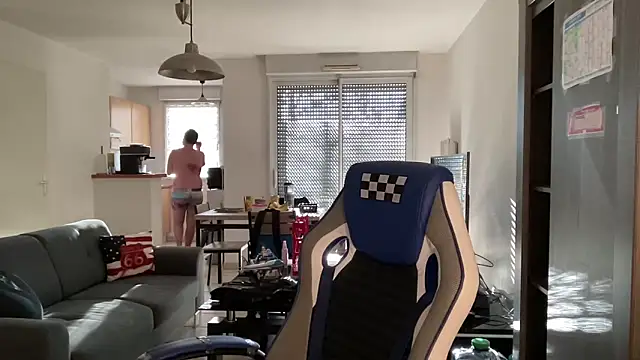 Funnyjul31 online show from March 11, 2025, 4:18 pm