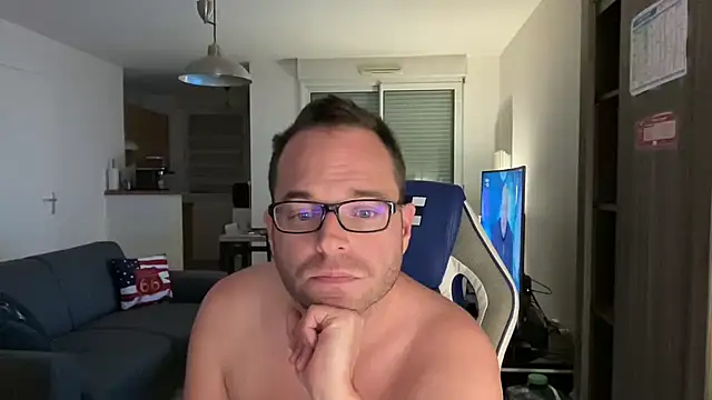 Funnyjul31 online show from March 9, 2025, 6:21 pm