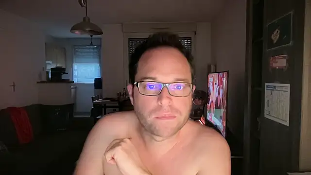 Funnyjul31 online show from March 25, 2026, 6:07 pm