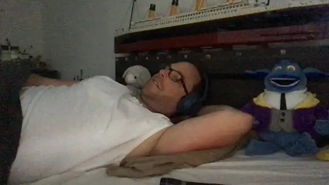 Funnyjul31 online show from March 30, 2026, 12:28 pm