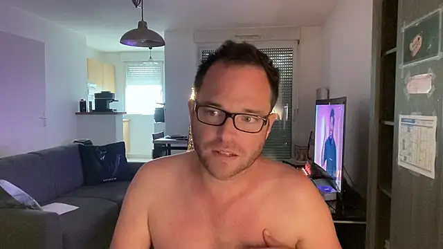 Funnyjul31 online show from April 22, 2026, 4:36 pm