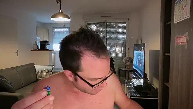 Funnyjul31 online show from October 1, 2025, 4:33 pm