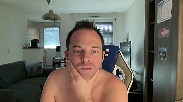 Funnyjul31 online show from March 22, 2025, 3:20 pm