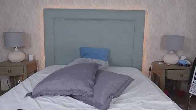 MillaBlis online show from March 3, 2025, 7:17 pm