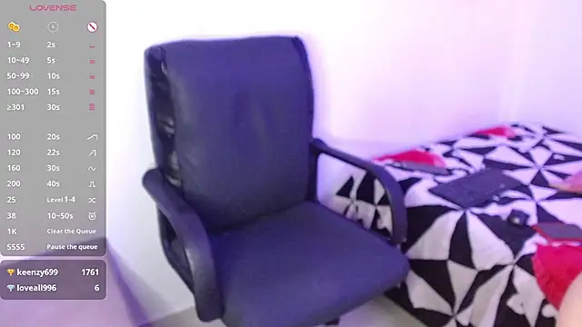 Luna-Naughty online show from March 9, 2025, 3:22 am