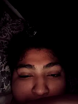 naina78910 online show from April 15, 2026, 2:06 am