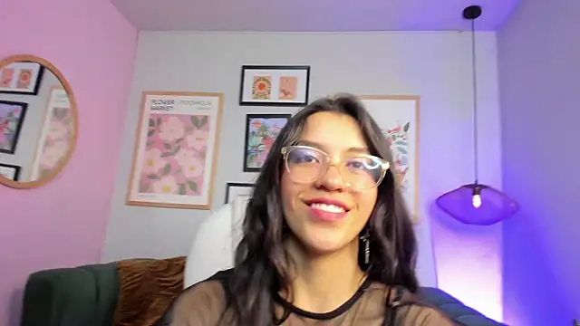 nina  dixon online show from February 7, 2025, 2:50 am