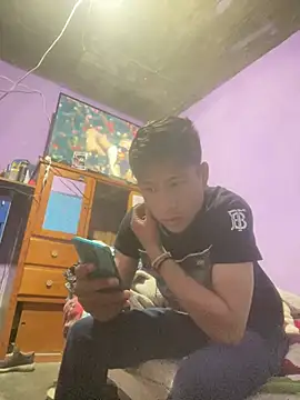 EduardoEspinoza12 online show from February 19, 2025, 8:33 am