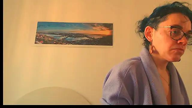 Snapshot of Ju-Hot chatting on December 22, 2025, 1:00 pm Ju-Hot online show from December 22, 2025, 1:00 pm