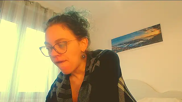 Snapshot of Ju-Hot chatting on January 7, 2026, 2:11 pm Ju-Hot online show from January 7, 2026, 2:11 pm