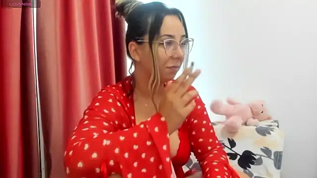 LadyLyanna online show from July 18, 2026, 12:36 pm