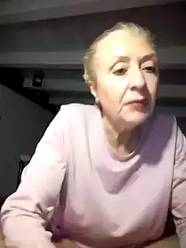 Snapshot of divinaerotica chatting on November 25, 2025, 5:35 pm divinaerotica online show from November 25, 2025, 5:35 pm