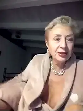 Snapshot of divinaerotica chatting on November 1, 2025, 8:57 pm divinaerotica online show from November 1, 2025, 8:57 pm