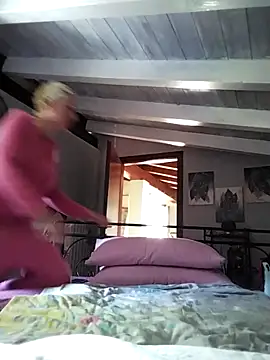 divinaerotica online show from April 27, 2026, 11:08 am