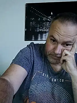 Snapshot of Pourleplasirs chatting on May 20, 2026, 9:34 pm Pourleplasirs online show from May 20, 2026, 9:34 pm