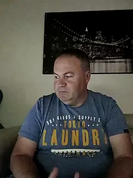Snapshot of Pourleplasirs chatting on May 21, 2026, 10:07 pm Pourleplasirs online show from May 21, 2026, 10:07 pm