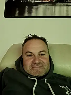 Pourleplasirs online show from November 6, 2025, 9:30 pm