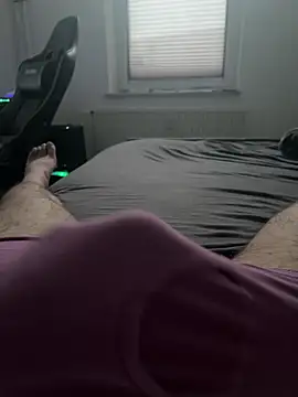 Mo 2003 online show from February 14, 2025, 4:09 pm