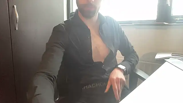 bullyboyy online show from February 24, 2025, 1:21 pm