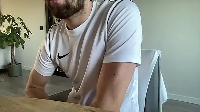 bullyboyy online show from September 15, 2025, 6:36 am