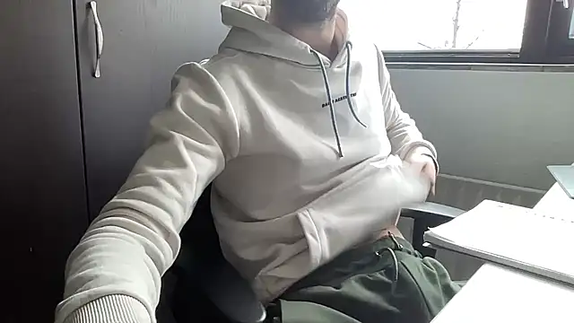 bullyboyy online show from March 14, 2025, 3:14 pm