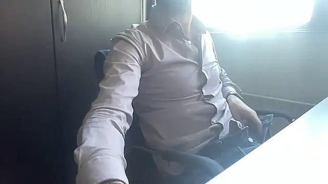 bullyboyy online show from April 23, 2026, 2:51 pm