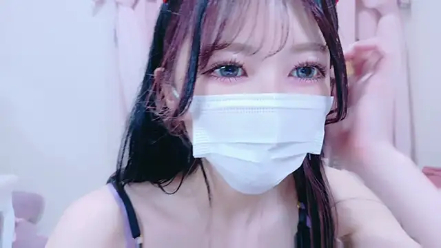 Megu-mimi online show from November 10, 2025, 1:27 pm