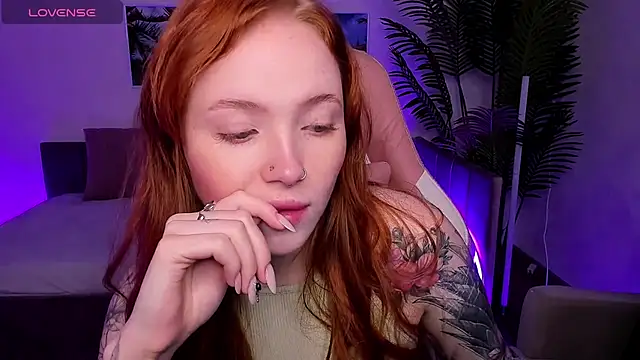 Maya Light online show from October 5, 2025, 2:02 am