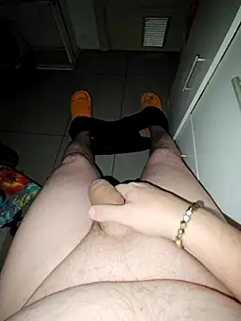 Usame como quieras online show from September 26, 2025, 4:03 pm