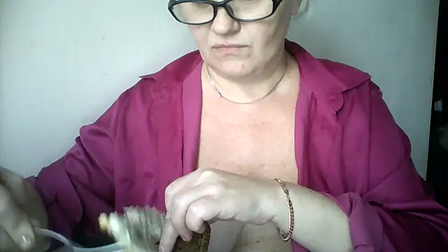 Mayya4321 online show from October 6, 2025, 9:43 am