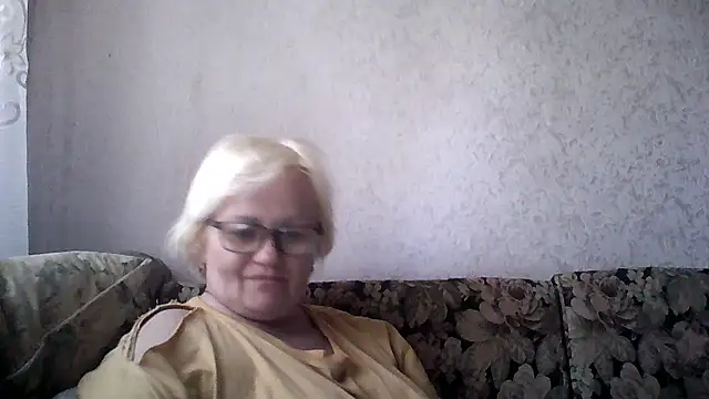 Snapshot of Mayya4321 chatting on May 19, 2026, 10:44 am Mayya4321 online show from May 19, 2026, 10:44 am