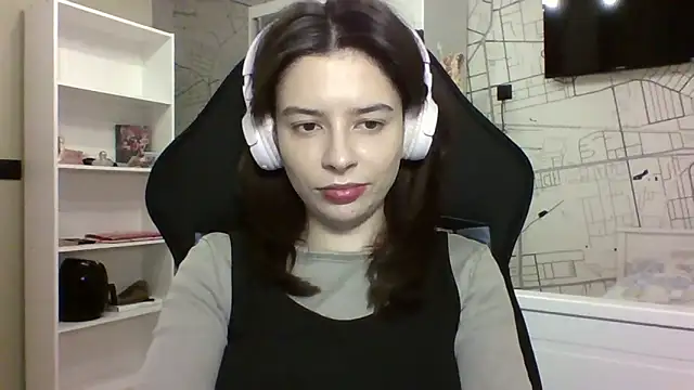 LariceSexy online show from December 4, 2025, 7:13 pm