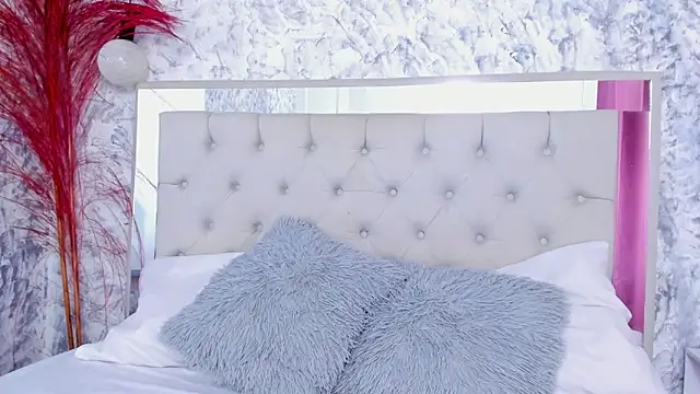 Ariana greenblat online show from February 26, 2026, 5:02 pm