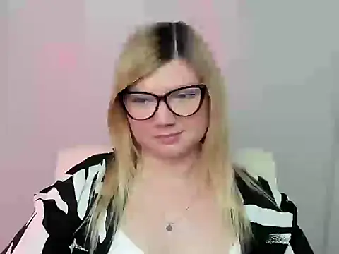 Lola moree online show from September 21, 2025, 11:26 am