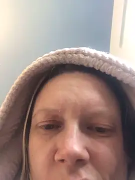 Snapshot of blondey206 chatting on March 14, 2025, 9:35 am blondey206 online show from March 14, 2025, 9:35 am