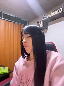 Melody rousse  online show from November 14, 2025, 7:39 pm