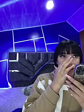 Melody rousse  online show from October 14, 2025, 9:04 pm