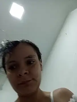 Ariasmithog online show from December 22, 2025, 11:05 pm