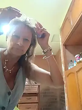 MaryLunna online show from February 17, 2025, 1:55 pm
