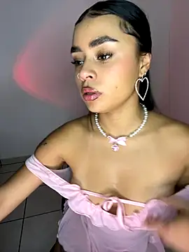 meli ortiz  online show from September 25, 2025, 3:51 pm