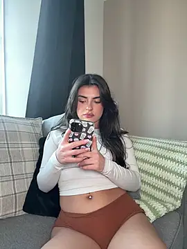 cute carly  online show from February 26, 2025, 3:43 pm