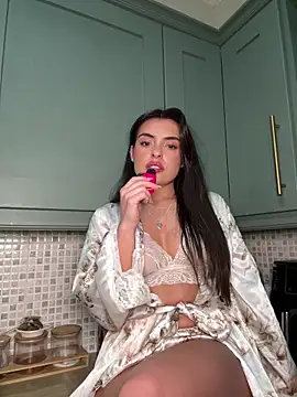 cute carly  online show from February 21, 2025, 5:42 pm