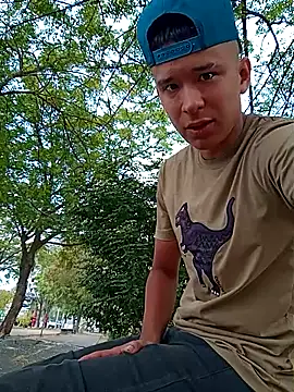 arevalo1124 online show from March 13, 2025, 3:17 pm