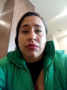 kamila lovee online show from September 23, 2025, 4:47 pm