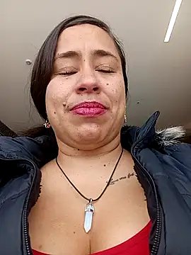 kamila lovee online show from October 2, 2025, 3:48 pm