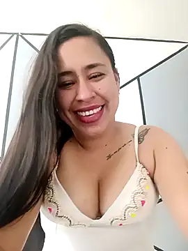 kamila lovee online show from September 12, 2025, 7:13 pm