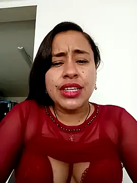 kamila lovee online show from October 15, 2025, 7:33 pm