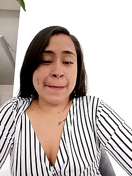 kamila lovee online show from September 24, 2025, 6:58 pm