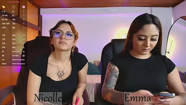  Emma11 online show from March 17, 2025, 10:40 pm