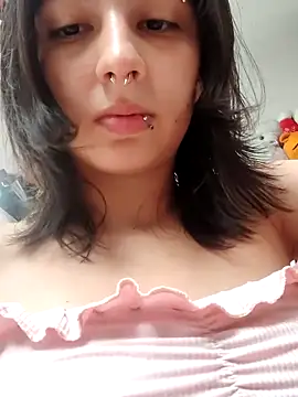 Maiden-Hot online show from November 20, 2025, 7:36 pm